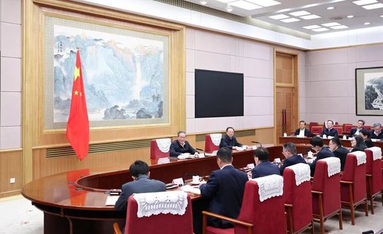 总理召开座谈会，8人发言，包括一位“90后”